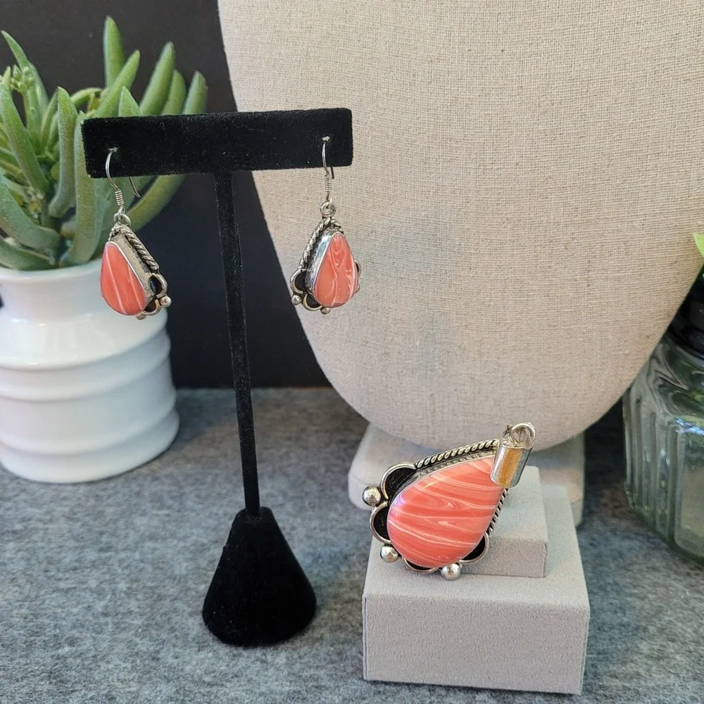 Mexico Stamped Coral Pink Banded Pendant Earrings Set Silver Tone 3pc